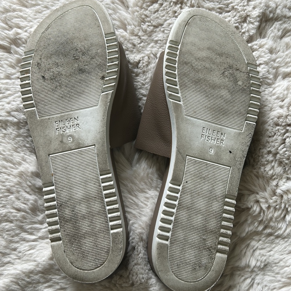 Eileen Fisher Taupe Leather Sandals - Picture 4 of 9